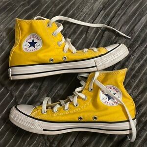 Great Condition Converse High tops